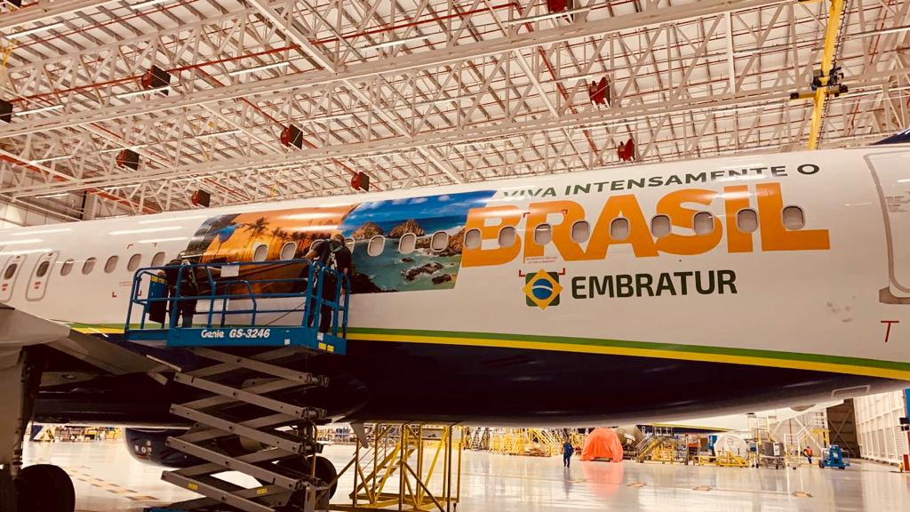 Em parceria com a Embratur, Azul adesiva aeronaves para promover o turismo doméstico