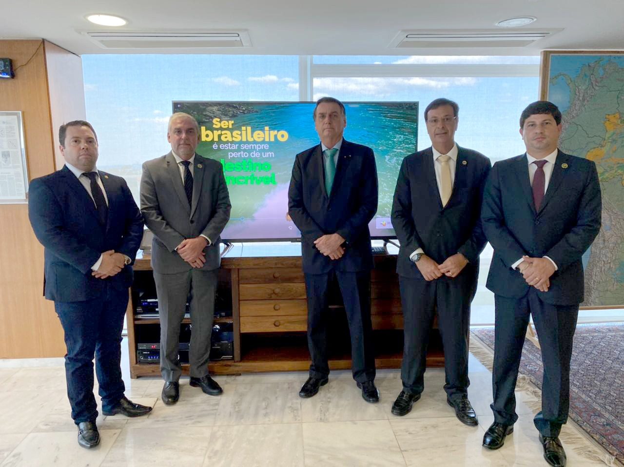 Presidente Bolsonaro recebe Ministro do Turismo, Presidente e diretoria da Embratur para conhecer os resultados da campanha publicitária promovida pela Agência