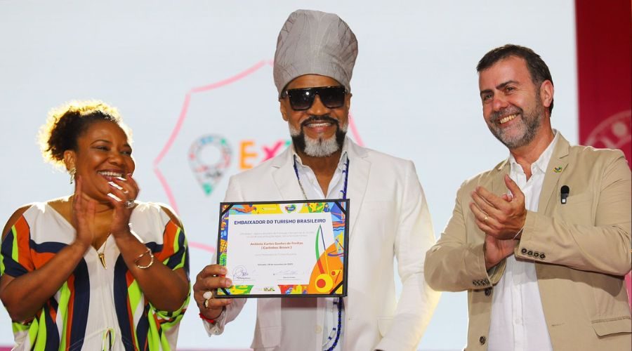 Representante internacional da cultura afro-brasileira, Carlinhos Brown é o novo Embaixador do Turismo Brasileiro