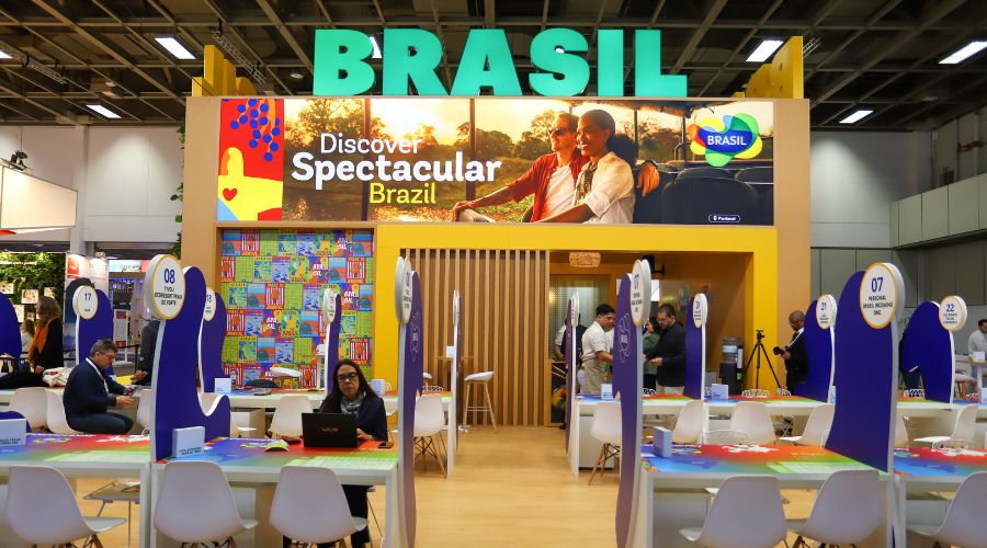 ITB: Brasil conquista prêmio de sustentabilidade e certificados de reconhecimento internacionais em feira de turismo ... - Embratur