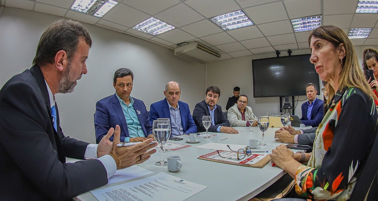 Embratur discute fortalecimento do turismo regional no interior do Rio de Janeiro com grupo de prefeituras