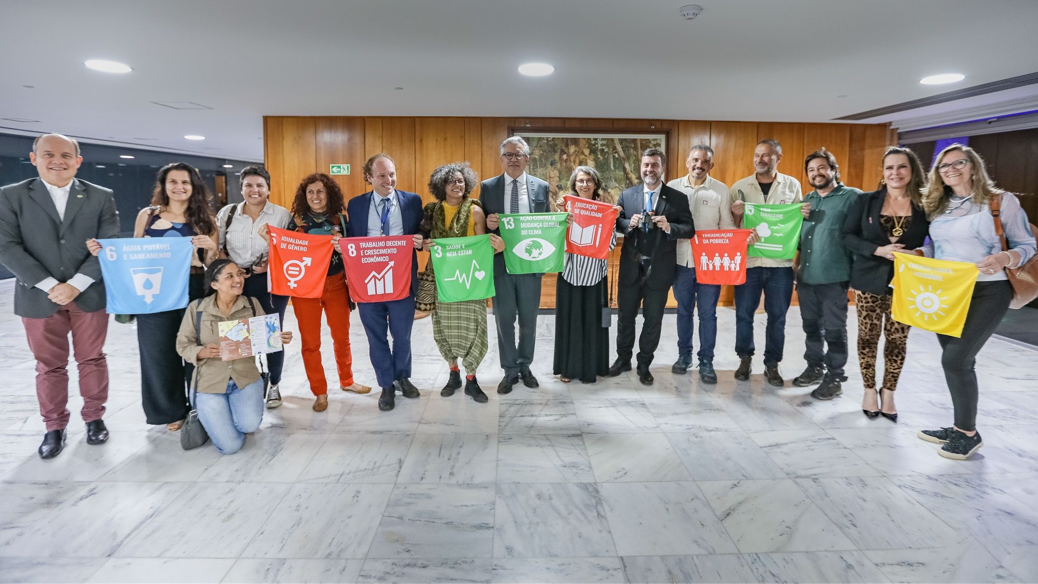 Presidente da Embratur participa de reunião sobre turismo de observação de aves com ministro no Palácio do Planalto