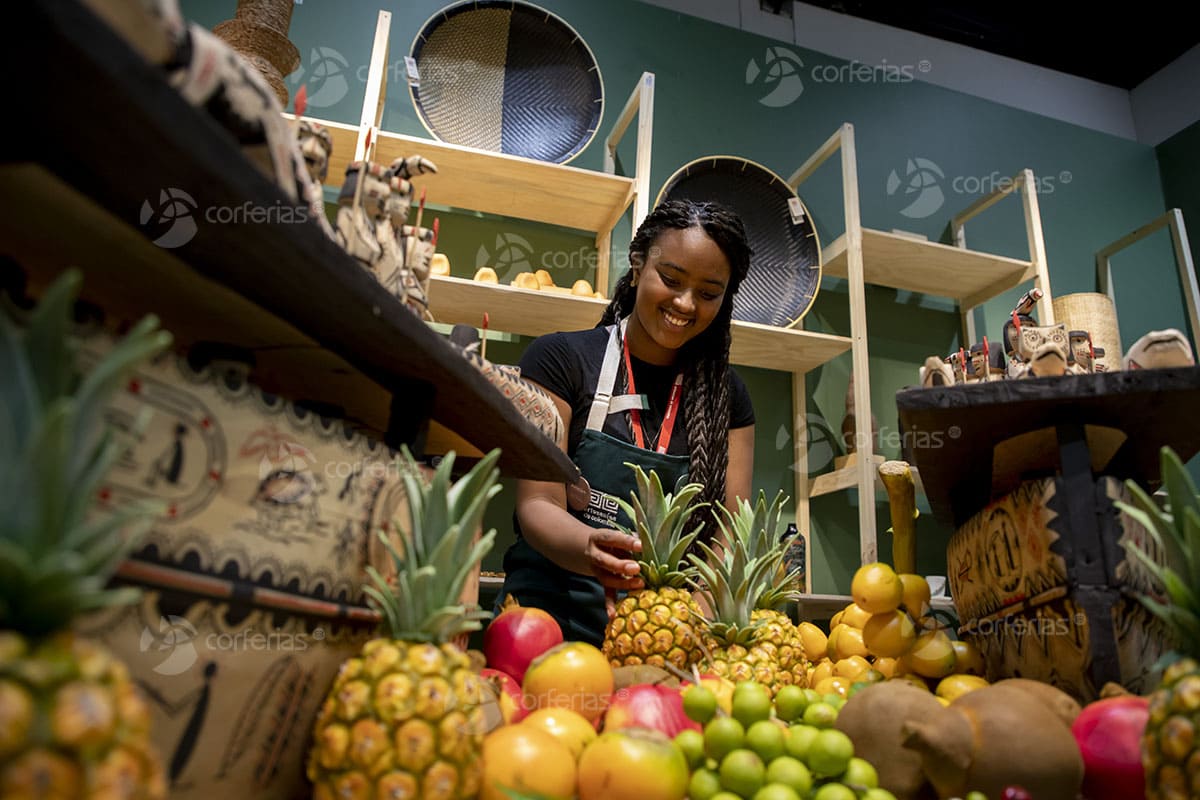 Embratur e ApexBrasil promovem experiência de artesanato brasileiro na Expoartesanías, na Colômbia