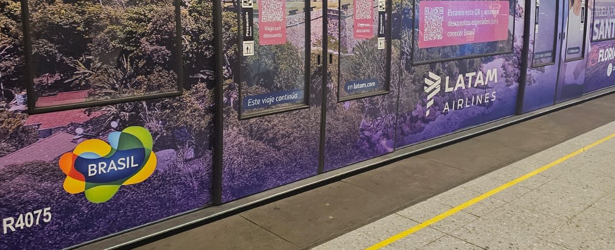 PATI: Destinos brasileiros conquistam o Chile em ação inédita no metrô de Santiago